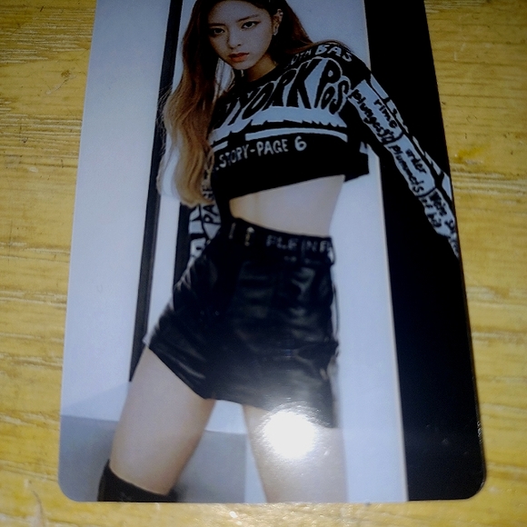 KPOP TEE - Picture 4 of 4